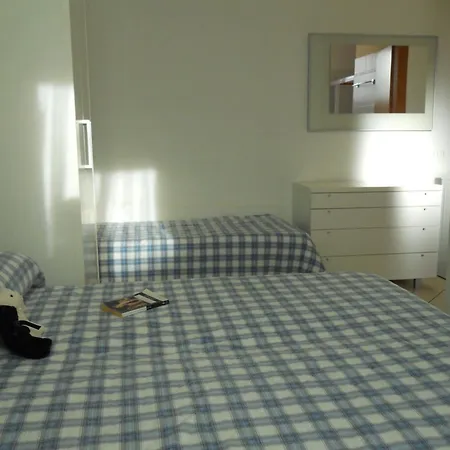 Comfortable Garden For Five Guests Appartamento Bibione