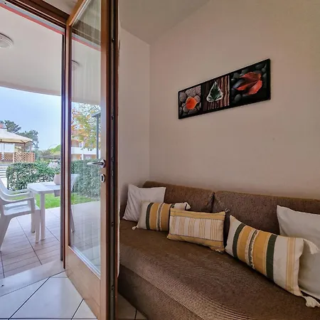 Comfortable Garden For Four Guests * Bibione