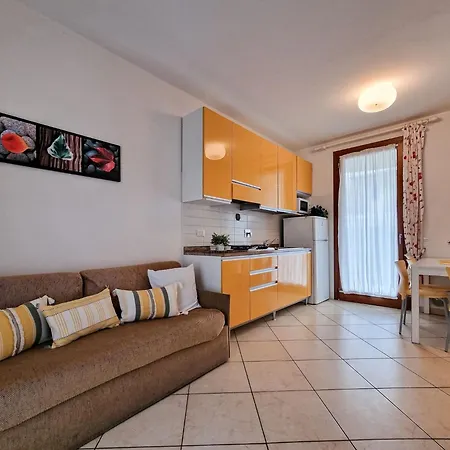 Comfortable Garden For Four Guests Apartamento
