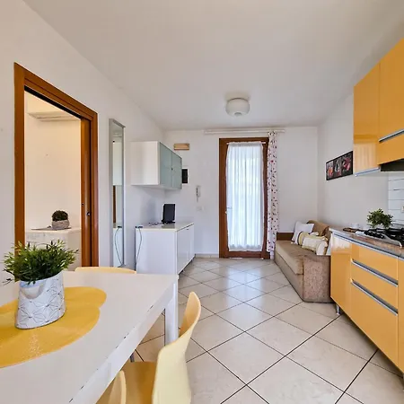 Comfortable Garden For Four Guests * Bibione