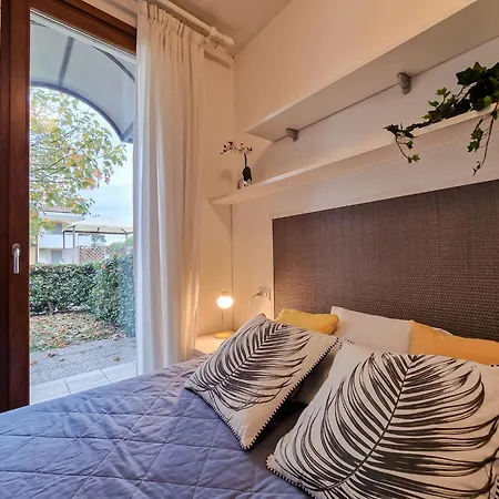 Comfortable Garden For Four Guests