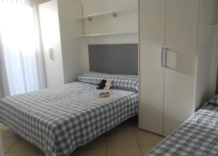 Comfortable Garden For Five Guests *