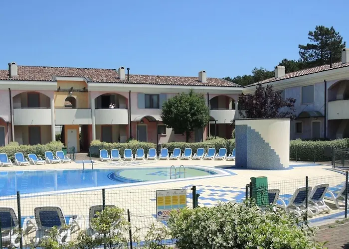 Comfortable Garden For Five Guests *